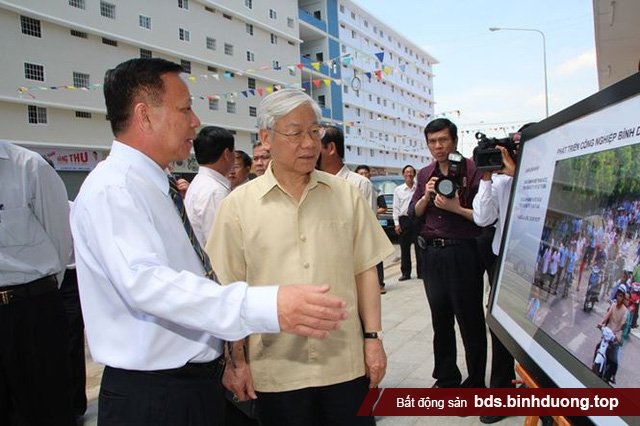 Tổng Bí thư Nguyễn Phú Trọng đến thăm khu nhà ở xã hội do Tổng công ty Becamex IDC đầu tư tại thành phố mời Bình Dương