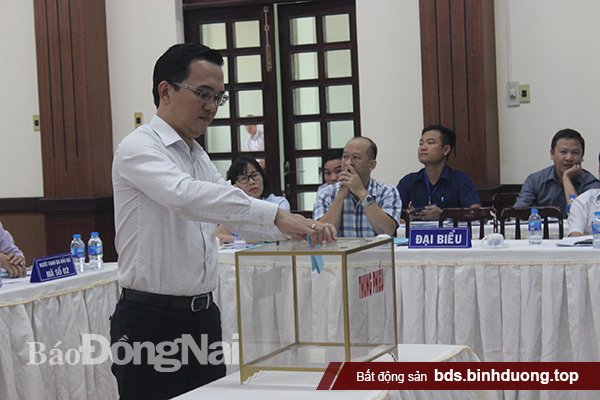 Doanh nghiệp tham gia bỏ phiếu đấu giá khu đất công tại huyện Long Thành