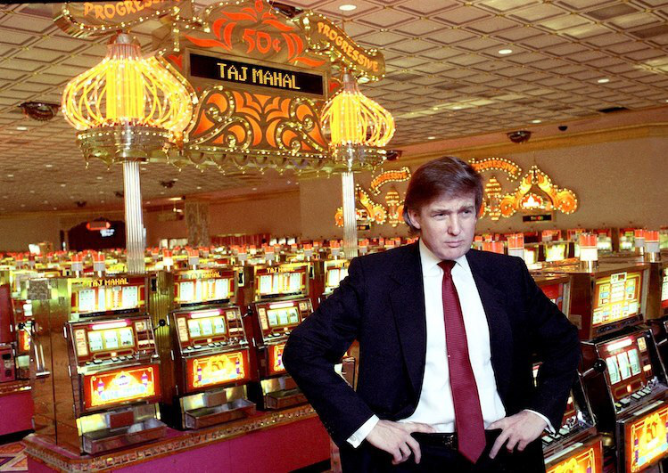 Trump Taj Mahal phá sản với khoản nợ 3 tỷ USD vào năm 1991 - Ảnh: Casino-Review.
