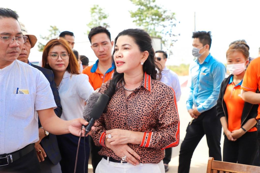 Bà Đặng Thị Kim Oanh trả lời truyền thông về những lùm xùm liên quan đến dự án Hòa Lân trong 2 năm qua
