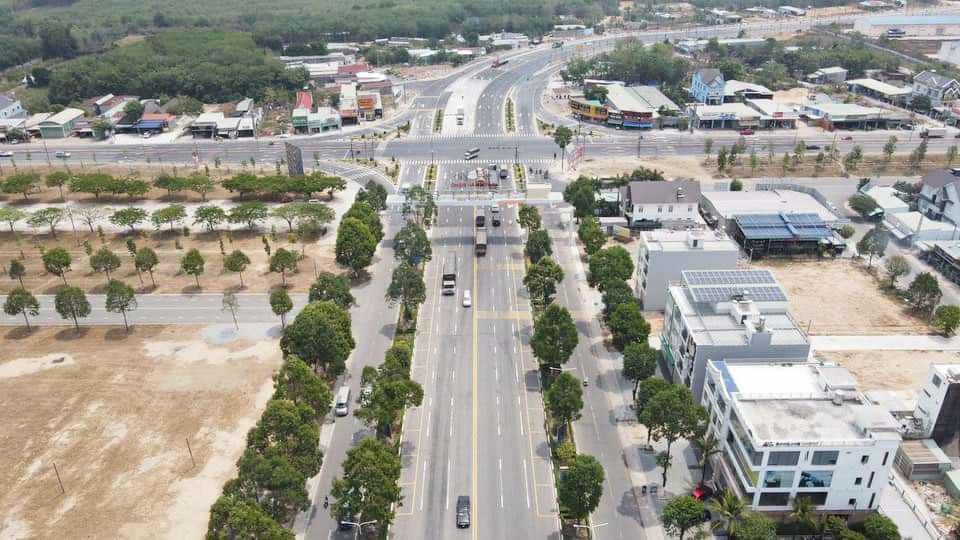 Ngã tư Quốc lộ 13 giao với Cao tốc Bàu Bàng - Mỹ Phước - Tân Vạn