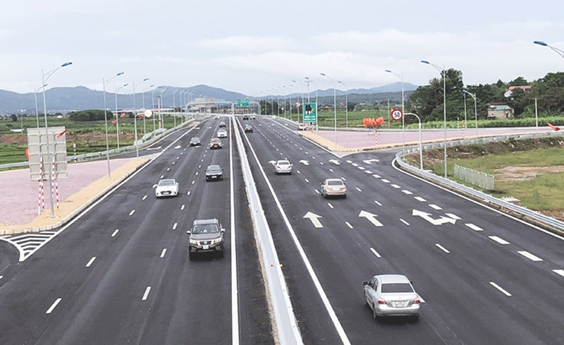 Cao tốc Tuyên Quang - Hà Giang 110km
Cao tốc Tuyên Quang - Hà Giang đã được thông xe hoàn toàn sau quá trình đầu tư xây dựng. Tuyến đường này có chiều dài 110km, được nâng cấp đảm bảo an toàn và tiện nghi cho người dân và phương tiện di chuyển. Đây là một tuyến đường quan trọng giúp kích thích tăng trưởng kinh tế và thúc đẩy phát triển khu vực phía Bắc.
