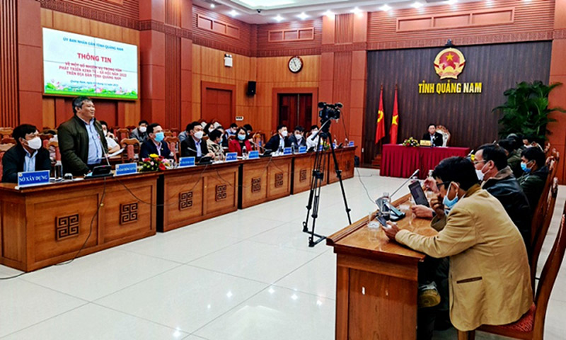 Đại diện Sở GTVT tỉnh Quảng Nam trong buổi thông tin đến báo chí ngày 3/12/2021