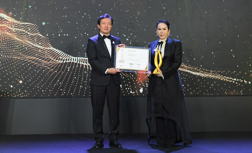 Bà Lê Nữ Thùy Dương tại lễ trao giải PropertyGuru Vietnam Property Awards 2021