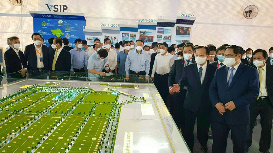 Thủ tướng Phạm Minh Chính tham quan sa hình Khu công nghiệp VSIP 3