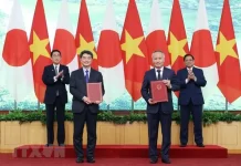 Lễ ký kết biên bản ghi nhớ hợp tác đầu tư Aeon Mall Biên Hòa được Thủ tướng Phạm Minh Chính và Thủ tướng Nhật Bản chứng kiến.
