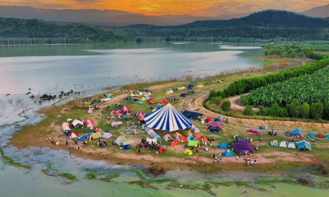 Hoạt động camping tại Hồ Dầu Tiếng