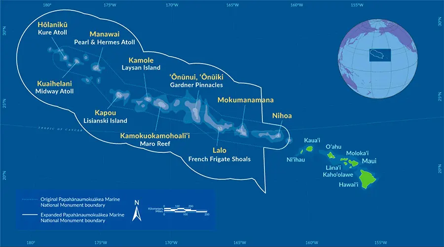 Bản đồ Papahanaumokuakea, Quần đảo chính của Hawaii ở bên phải.
