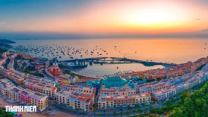 Thông tin về Cầu Hôn (Kiss Bridge) tại Phú Quốc, Viet Nam. Ảnh: Báo Thanh Niên