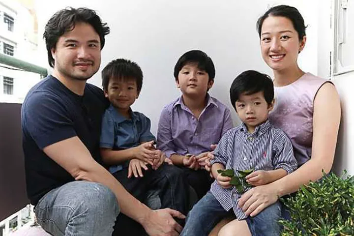 Vợ ông là bà Đào Thị Đoan Trang và bốn con gồm ba con trai và một con gái
