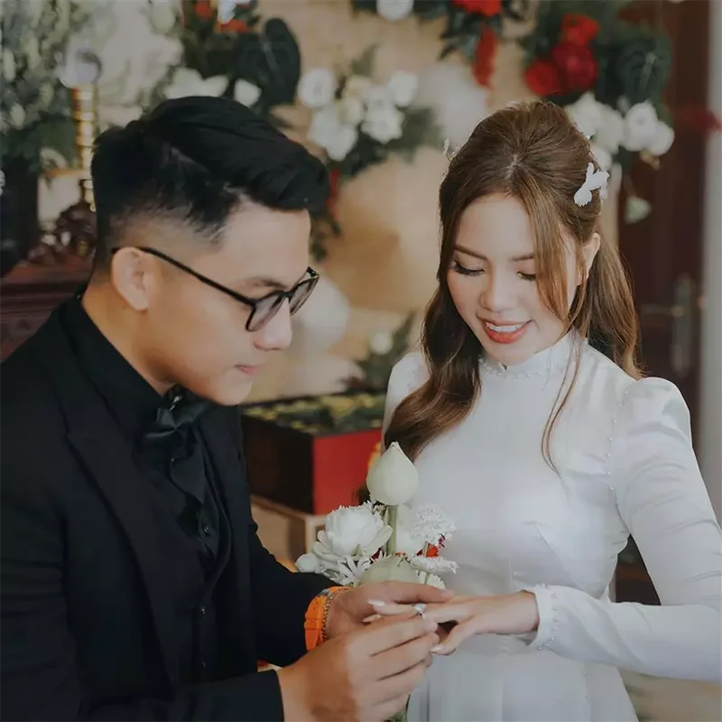 Tống Đông Khuê tổ chức lễ đính hôn với bạn gái Thảo Nhi