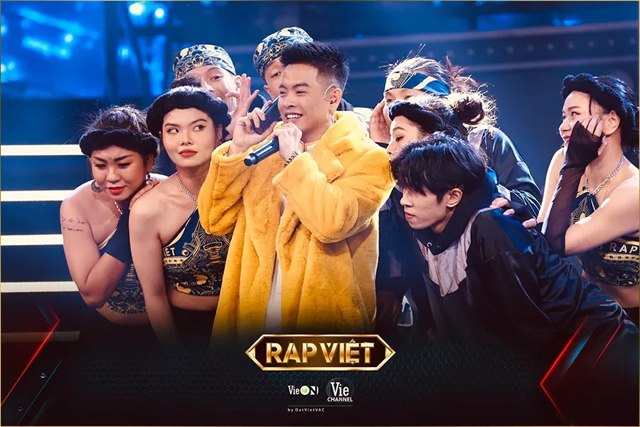 Trước khi theo đuổi rap, anh đã có một quãng thời gian là dancer