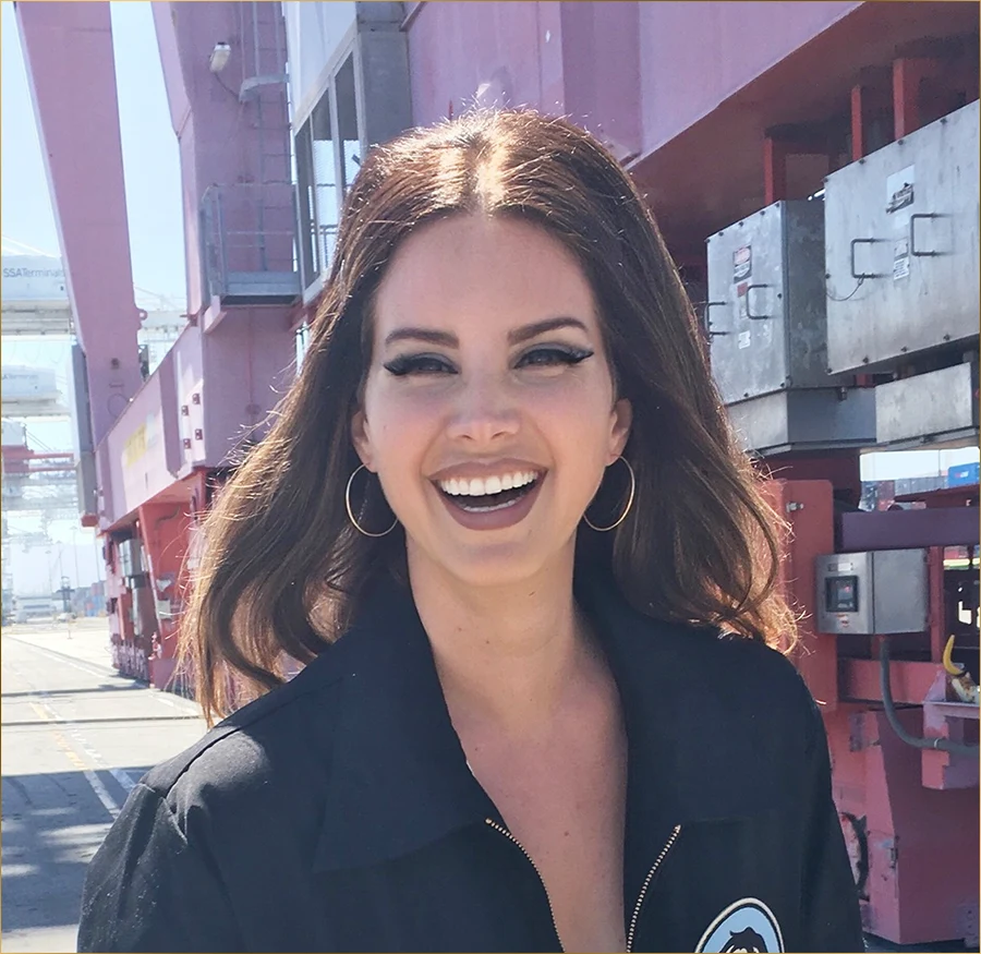 Lana Del Rey tên thật là Elizabeth Woolridge Grant