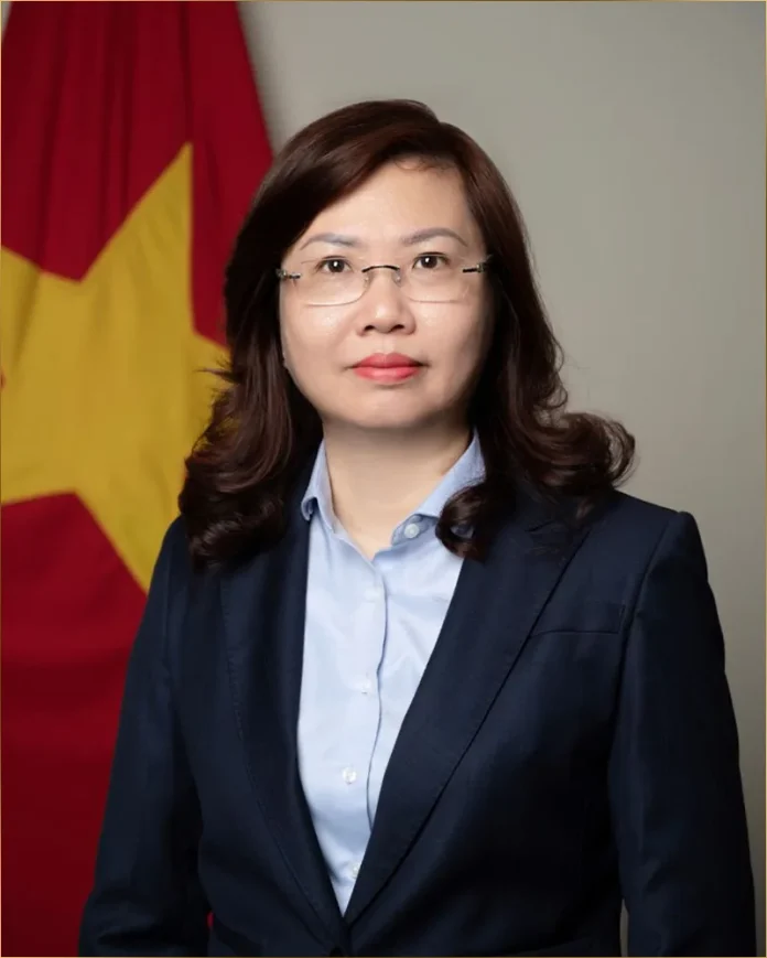 Thông tin bà Vũ Thị Chân Phương (Chủ tịch UBCKNN)