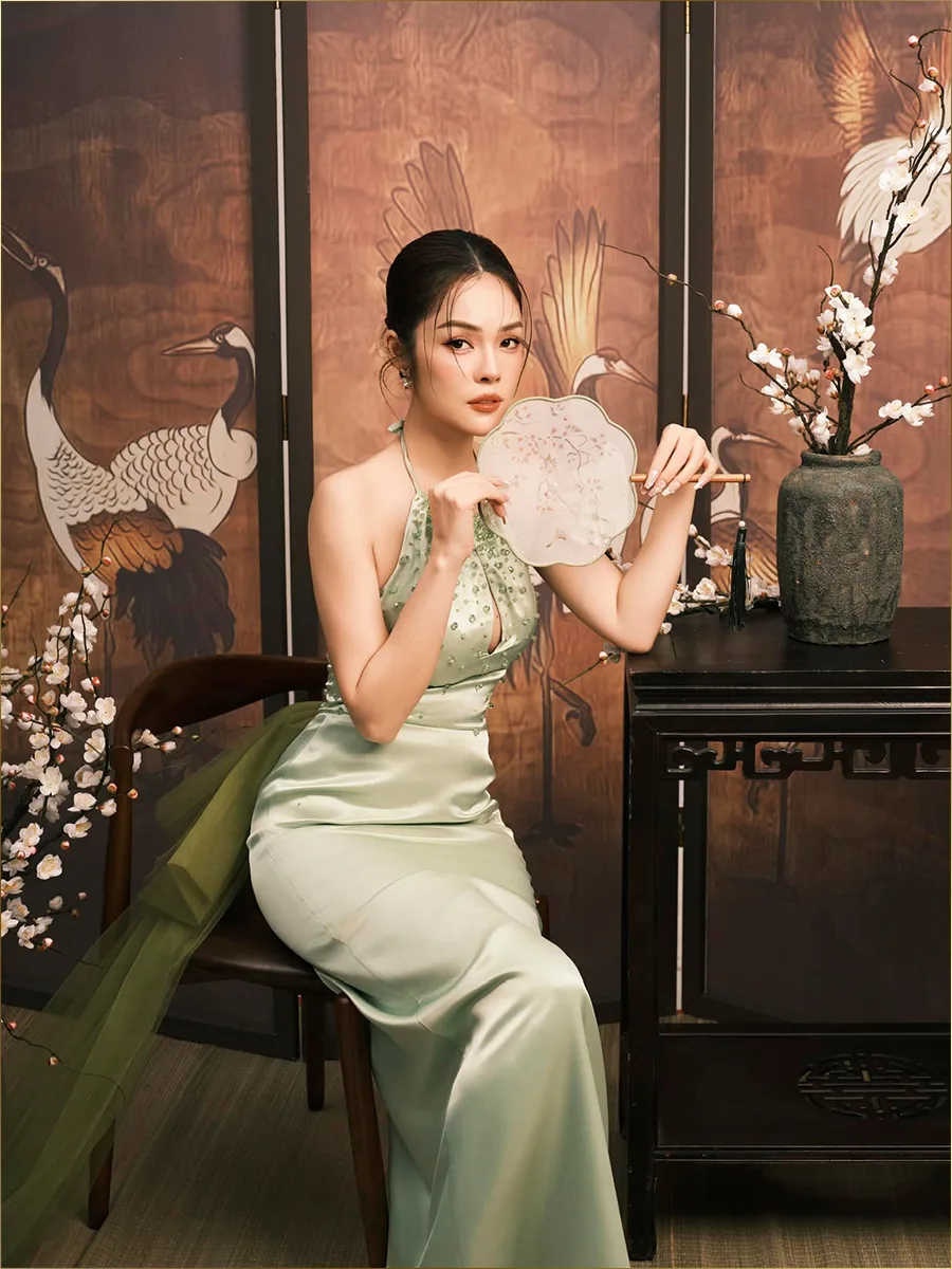 Cẩm Lynh gặp nhiheeuf trắc trở về chuyển tình cảm, hiện cô là mẹ đơn thân