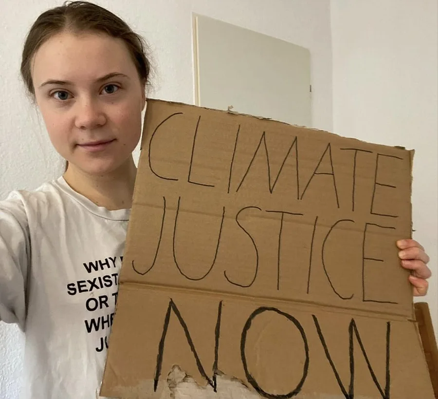 Greta Thunberg sinh năm 2003 tại Stockholm (Thụy Điển)