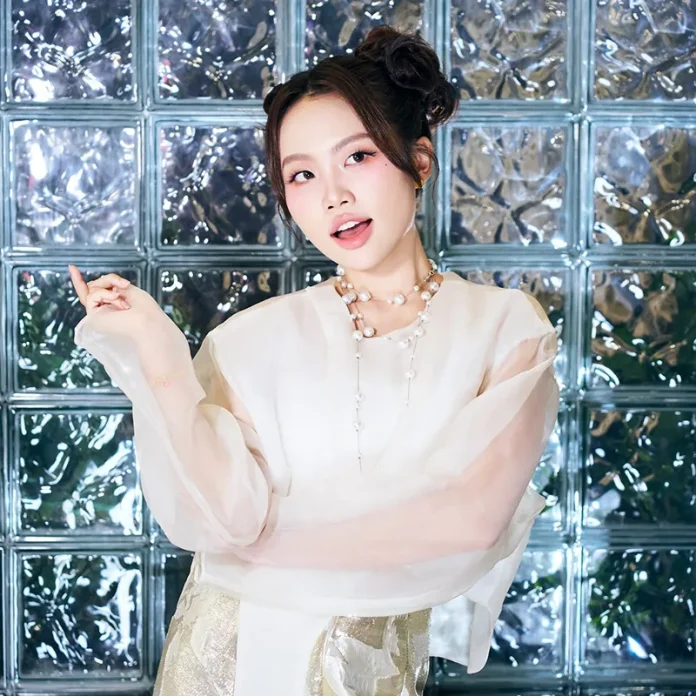 Quán Quân Em Xinh Say Hi Mùa 1 là ai?