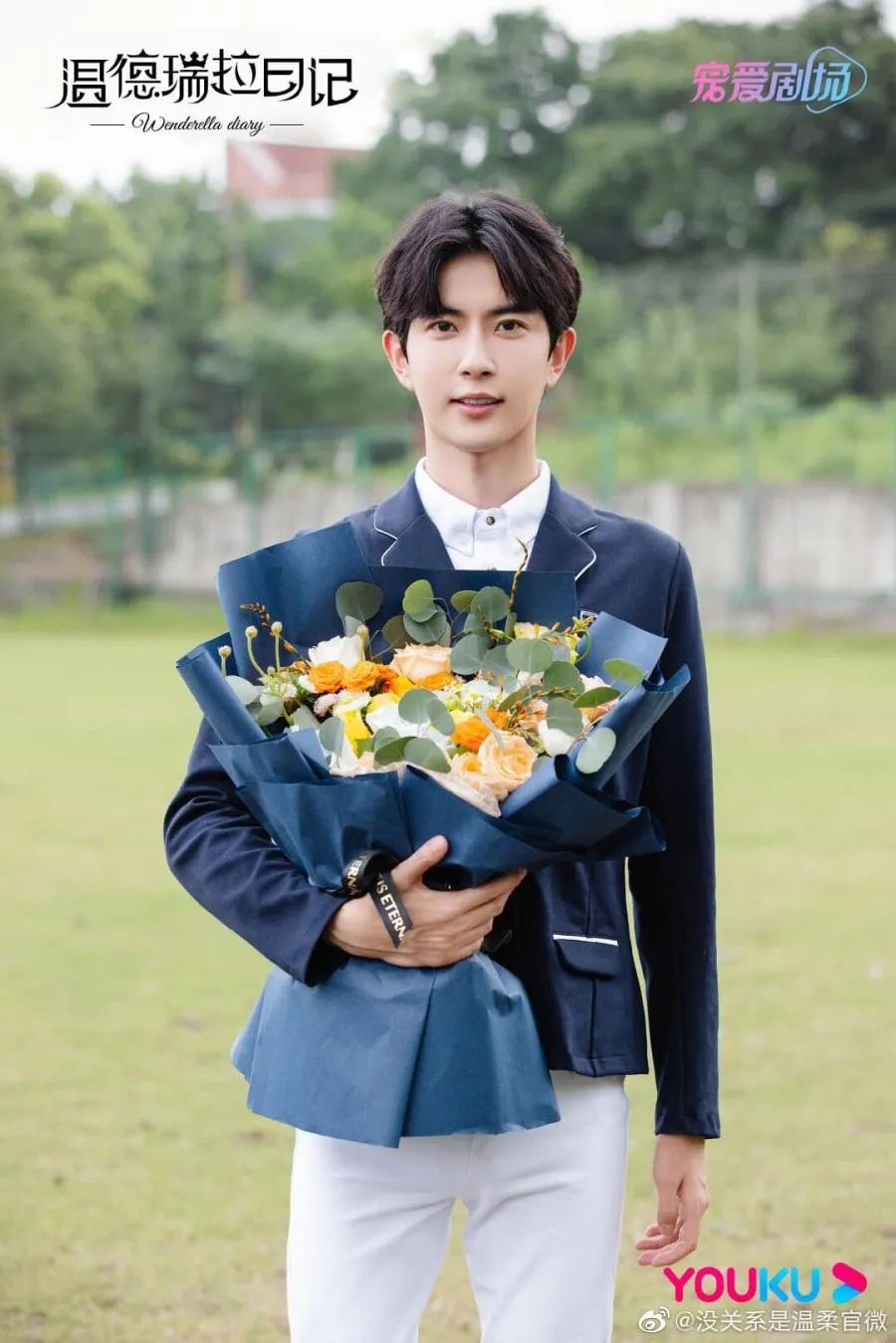 Sự nghiệp của Vu Mông Lung bắt đầu từ con đường ca hát và tuyển chọn, dần chuyển sang diễn xuất và đạo diễn