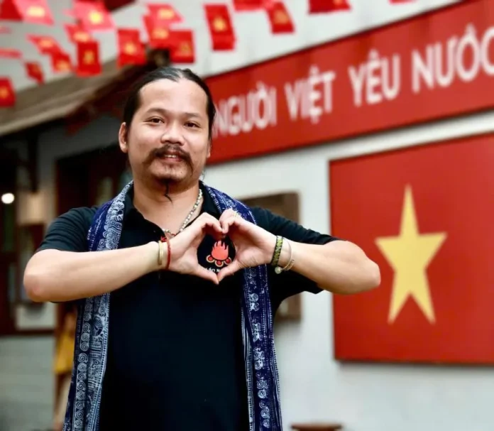 Tiểu sử và sự nghiệp Hoàng Trung Hoa Tiểu sử và sự nghiệp Hoàng Trung Hoa